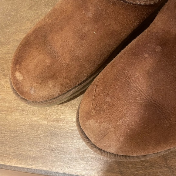 Classic short II chestnut Uggs - Picture 7 of 8